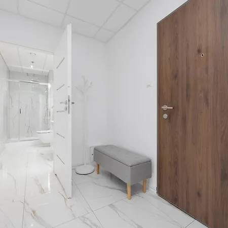 Kasprzaka Near Metro Plocka With Ac By Renters ワルシャワ