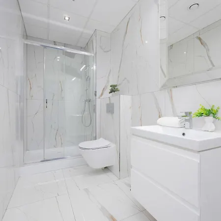 Kasprzaka Near Metro Plocka With Ac By Renters *