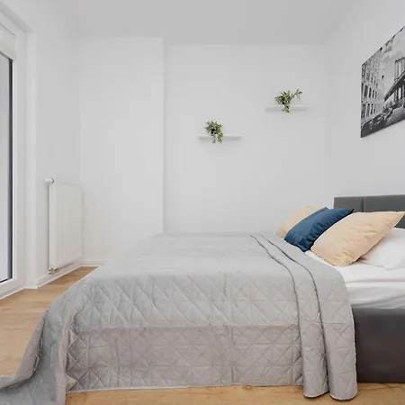 Kasprzaka Near Metro Plocka With Ac By Renters