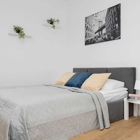 Kasprzaka Near Metro Plocka With Ac By Renters