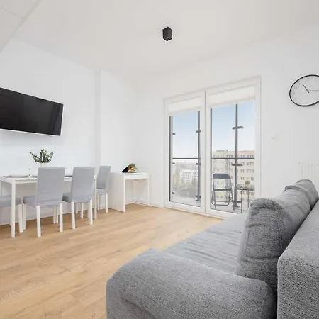 Lejlighed Kasprzaka Near Metro Plocka With Ac By Renters